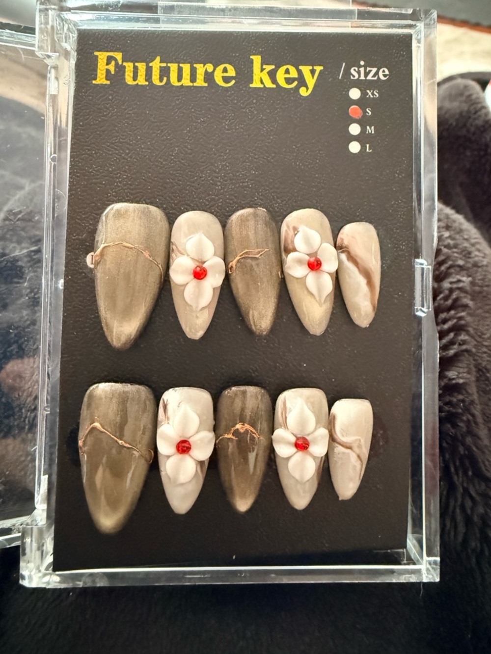 Future Key Neutral Marble Press-On Nails with 3D White Flowers
